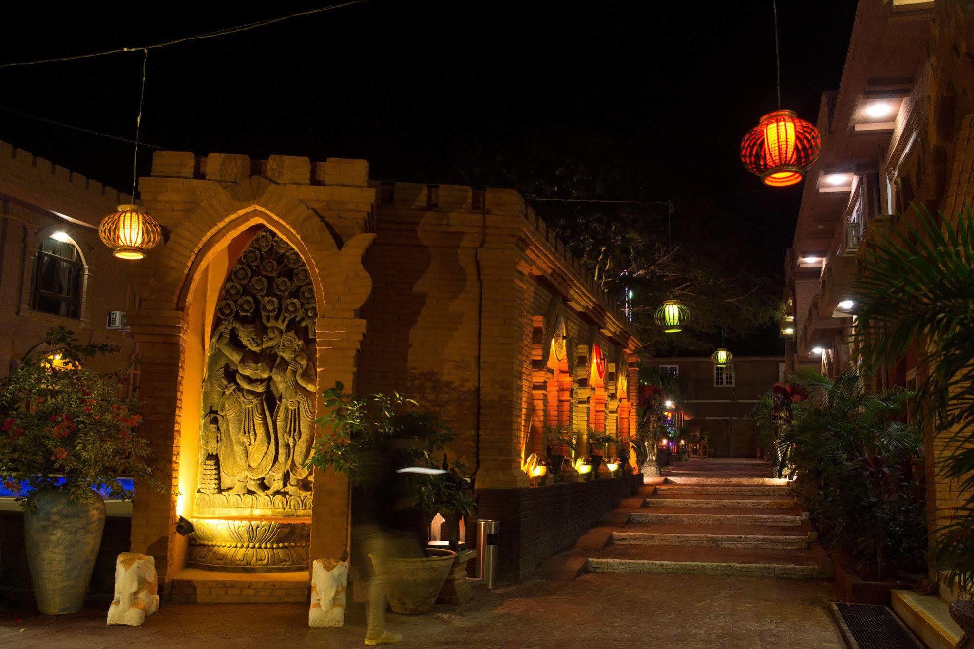 Hotel Sincere Smile Bagan New Bagan Екстер'єр фото